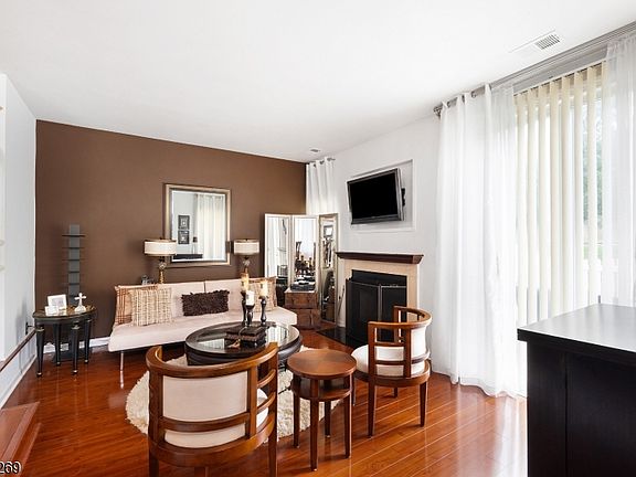5th image of 11 Ashley Court
