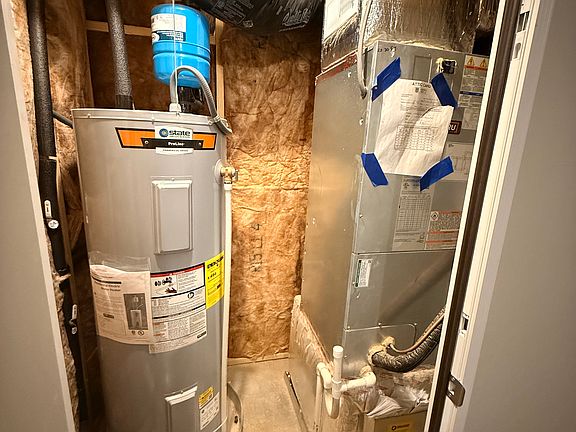4th image of 29 Laurin St