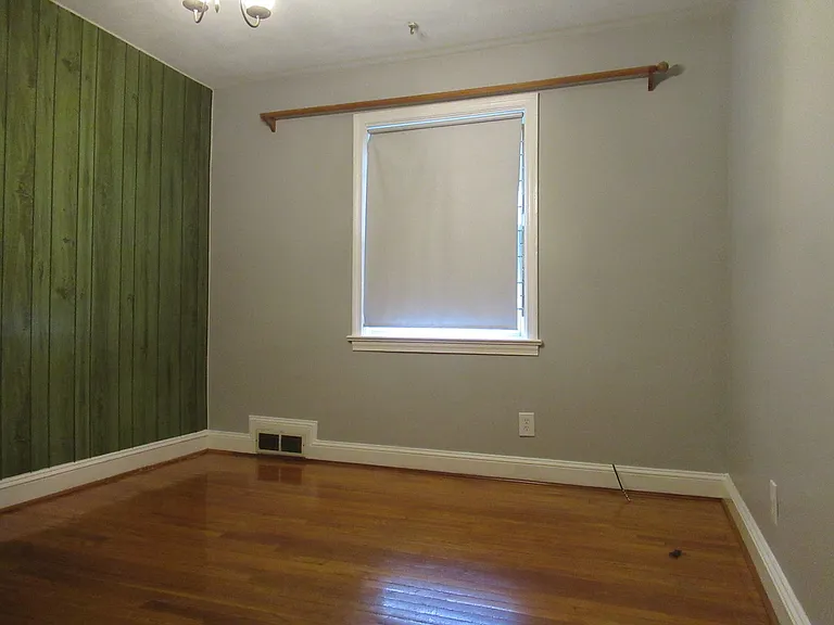 1419 Winston Ave — Photo 6