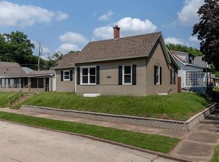 1632 18th St #A, Moline, IL 61265