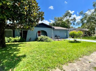 1220 Windsor Cir, Brandon, FL 33510