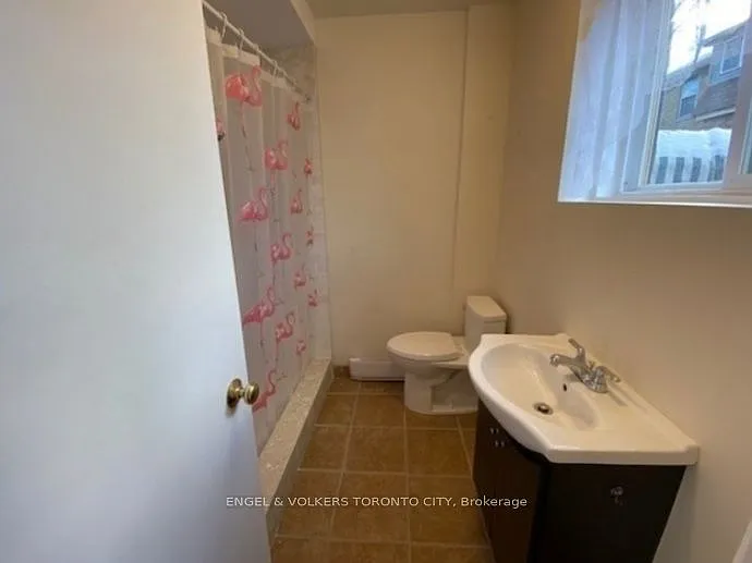 23 Queen St #1 — Photo 8