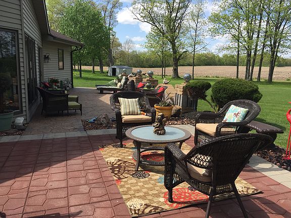 5th image of 210 Brown Dr