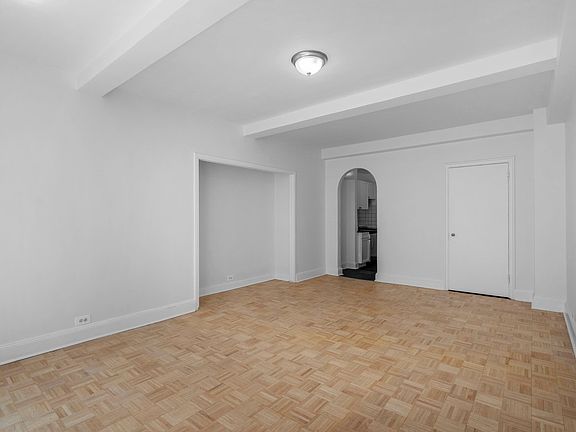 5th image of 310 E 44th St APT 509