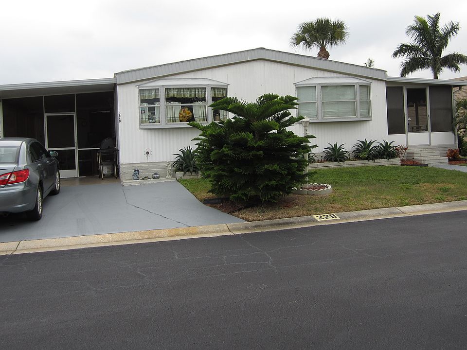 1st image of 228 Wellesley Ct