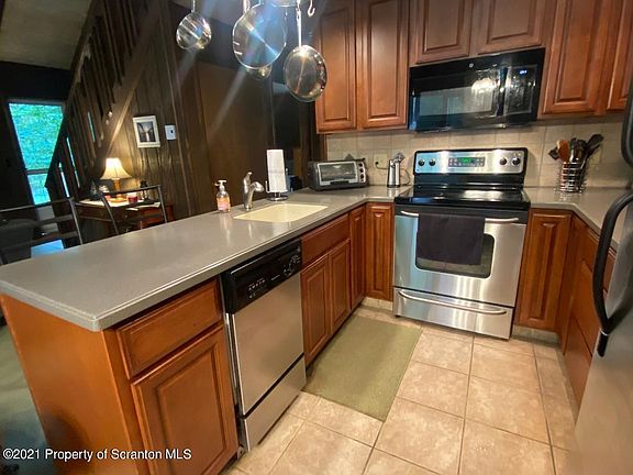 3rd image of 58 Sheffick Dr