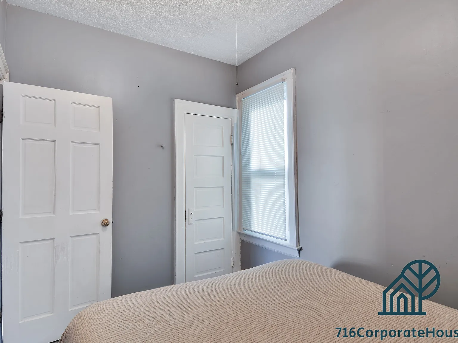 305 Bird Ave Carriage House — Photo 4