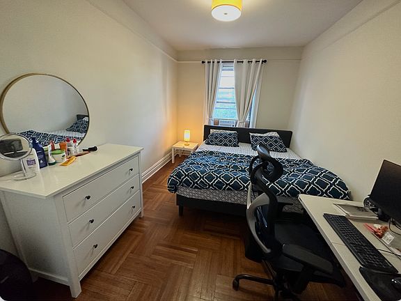 3rd image of 5 Laidlaw Ave APT 205