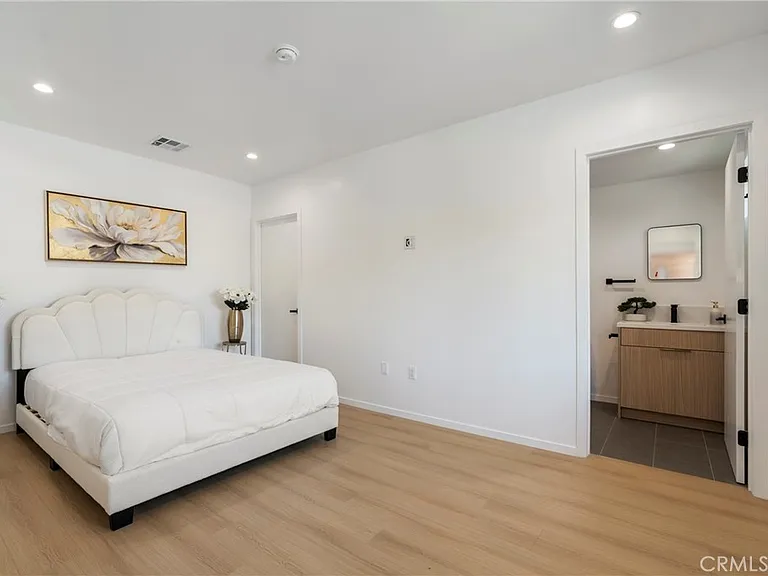 2517 Alsace Ave #1/2 — Photo 10