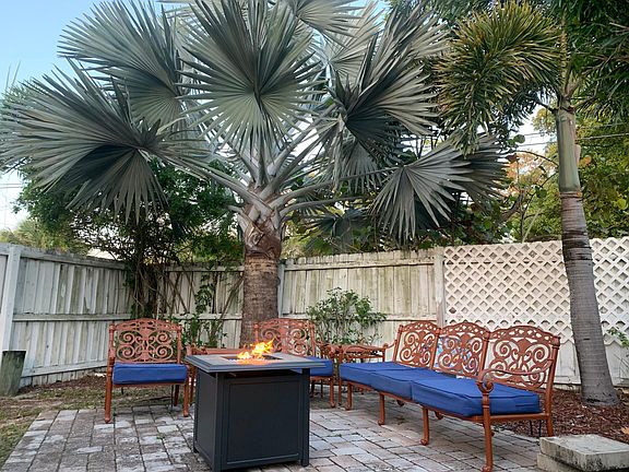 2nd image of 5214 Gulfport Blvd S #A