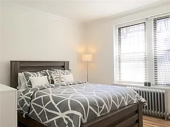 Rented by R New York