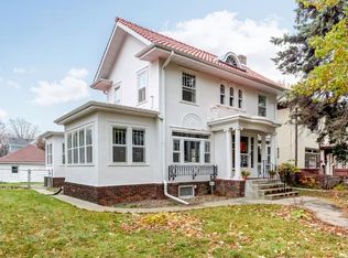 1622 James Ave N, Minneapolis, MN 55411
