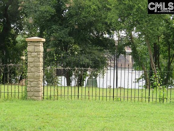 3rd image of 117 Congaree Park Dr