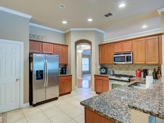 3rd image of 238 Avondale Ln