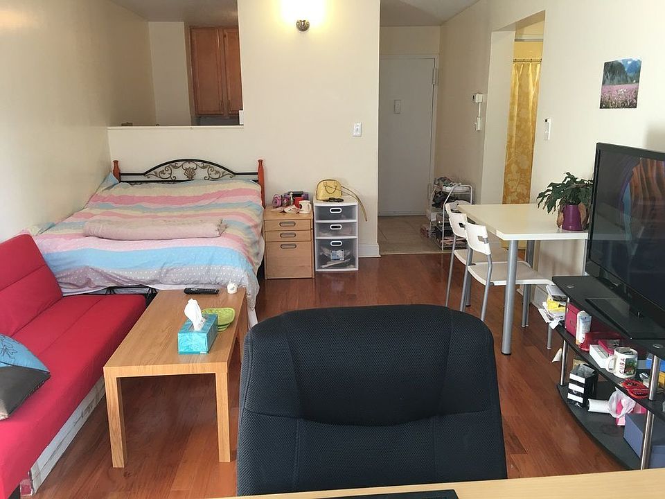 1st image of 541 Main St APT 305