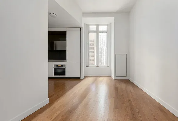 Rented by SERHANT. | media 4