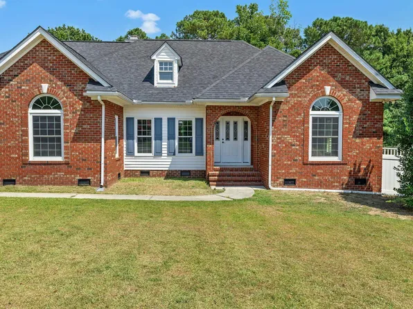 1480 Yorkshire Ln, Rocky Mount, NC 27803