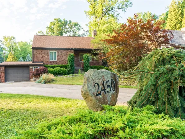 2450 Lytle Rd, Bethel Park, PA 15102