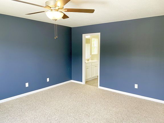 5th image of 940 Lona Ln