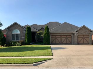 536 E Lombardy Dr, Republic, MO 65738