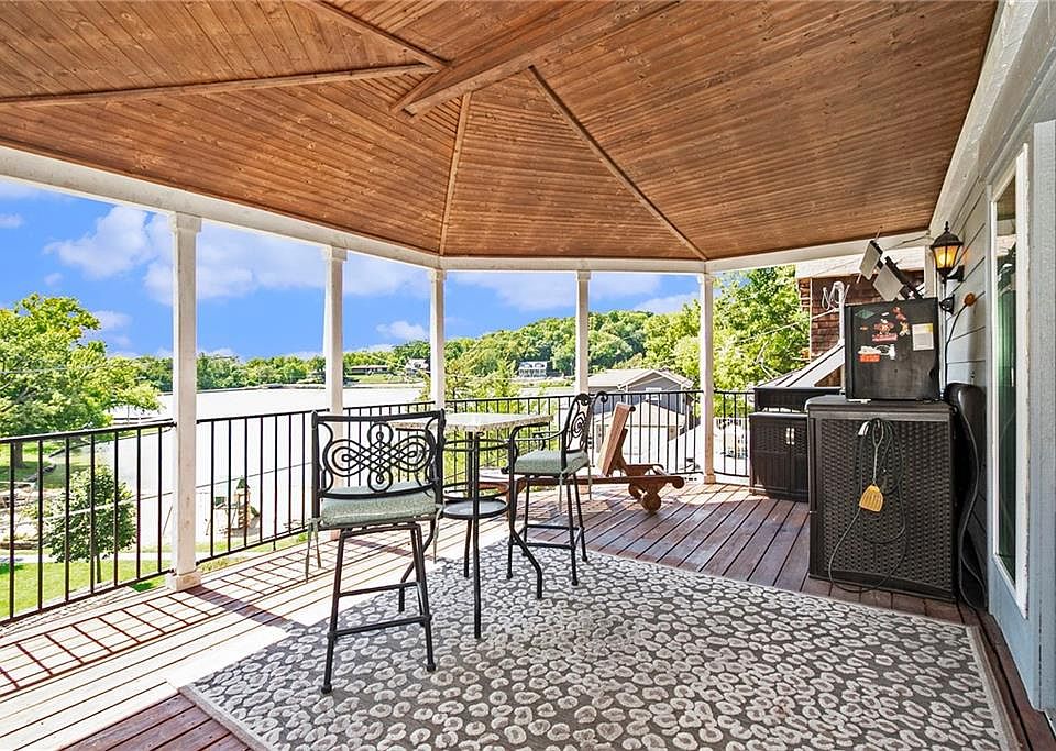 804 Lake Of The Forest, Bonner Springs, KS 66012 | Zillow