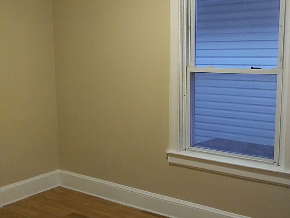 3rd image of 579 Port Richmond Ave #3nd