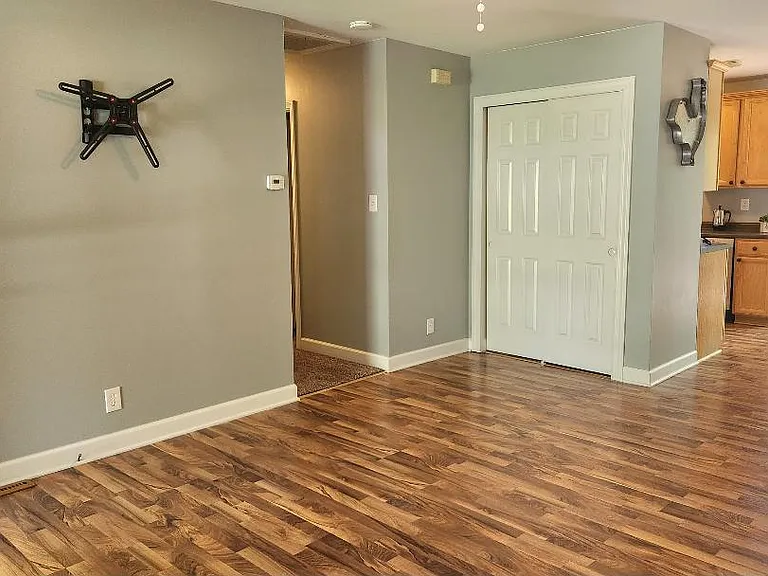 608 Sheridan Dr — Photo 3