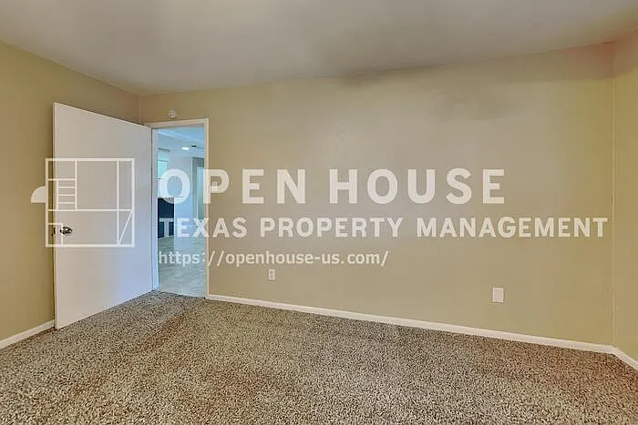 3202 Vandyke Dr — Photo 8