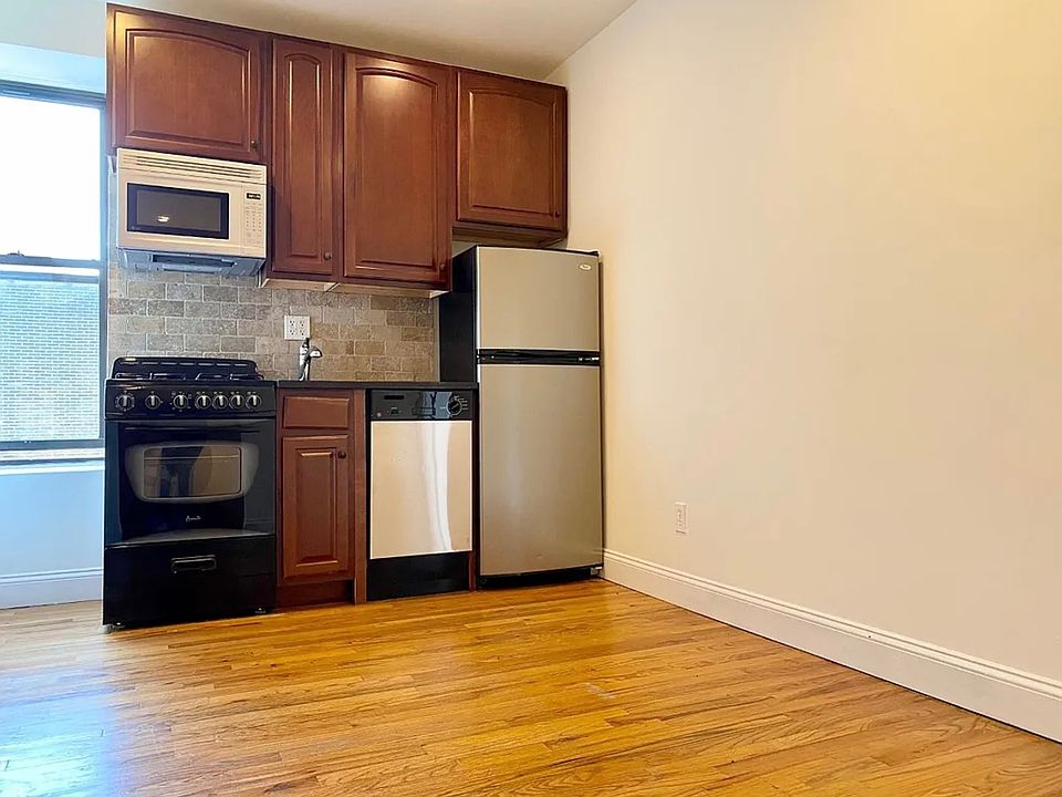 1st image of 222 Thompson St APT 19