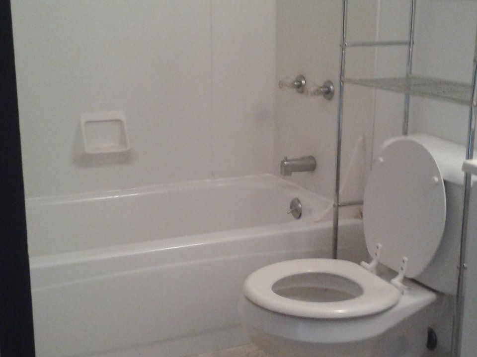 2nd image of 101 Murray St APT 103