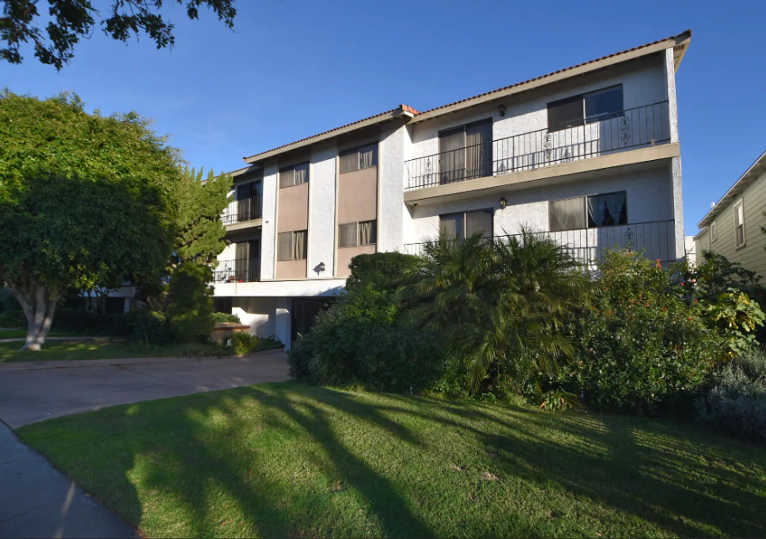 845 E Avenue Unit E — Photo 1