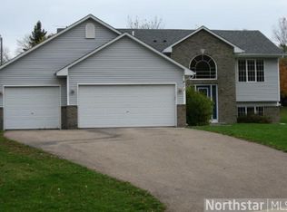 871 Kayla Ln, Hanover, MN 55341