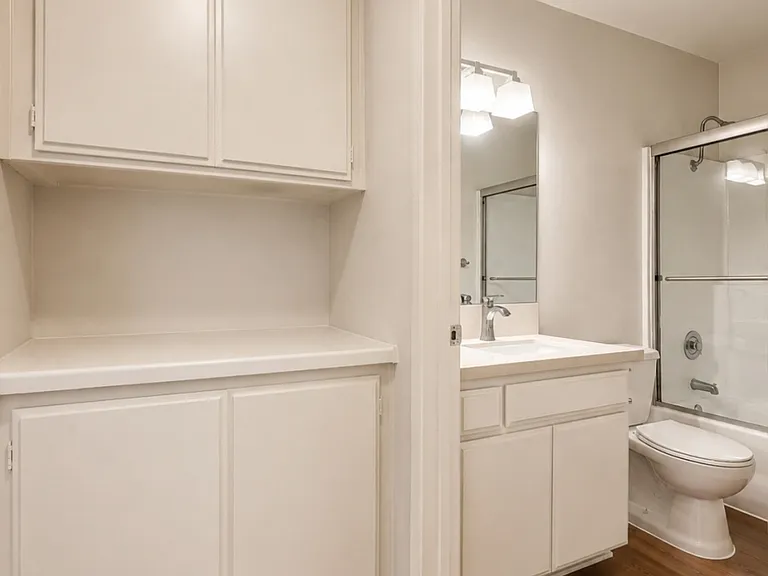3750 Kelton Ave #101 — Photo 14