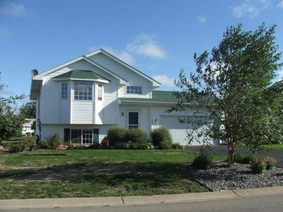 133 Crystal Cir, Montrose, MN, 55363