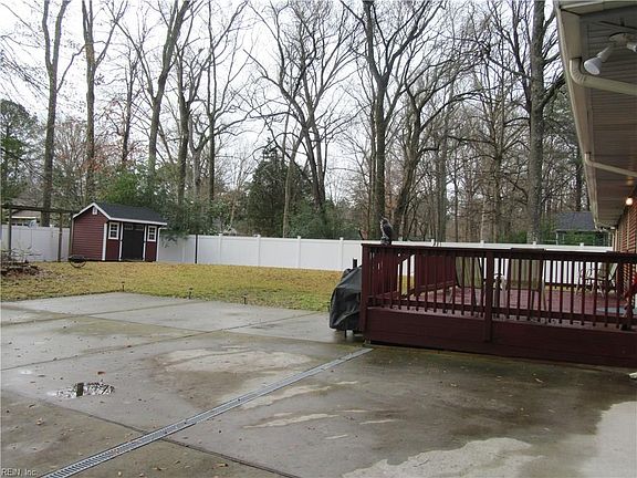 4th image of 237 Sierra Dr