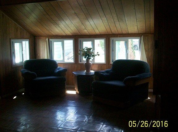 4th image of 79 Deer Park Ln