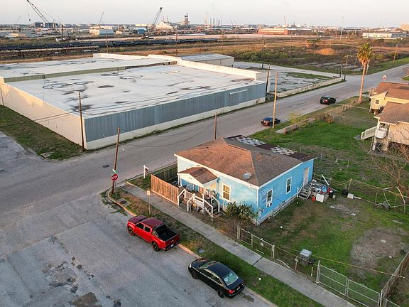 3rd image of 604 42nd St