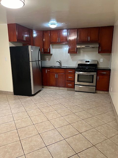 1st image of 2439 Alemany Blvd #A