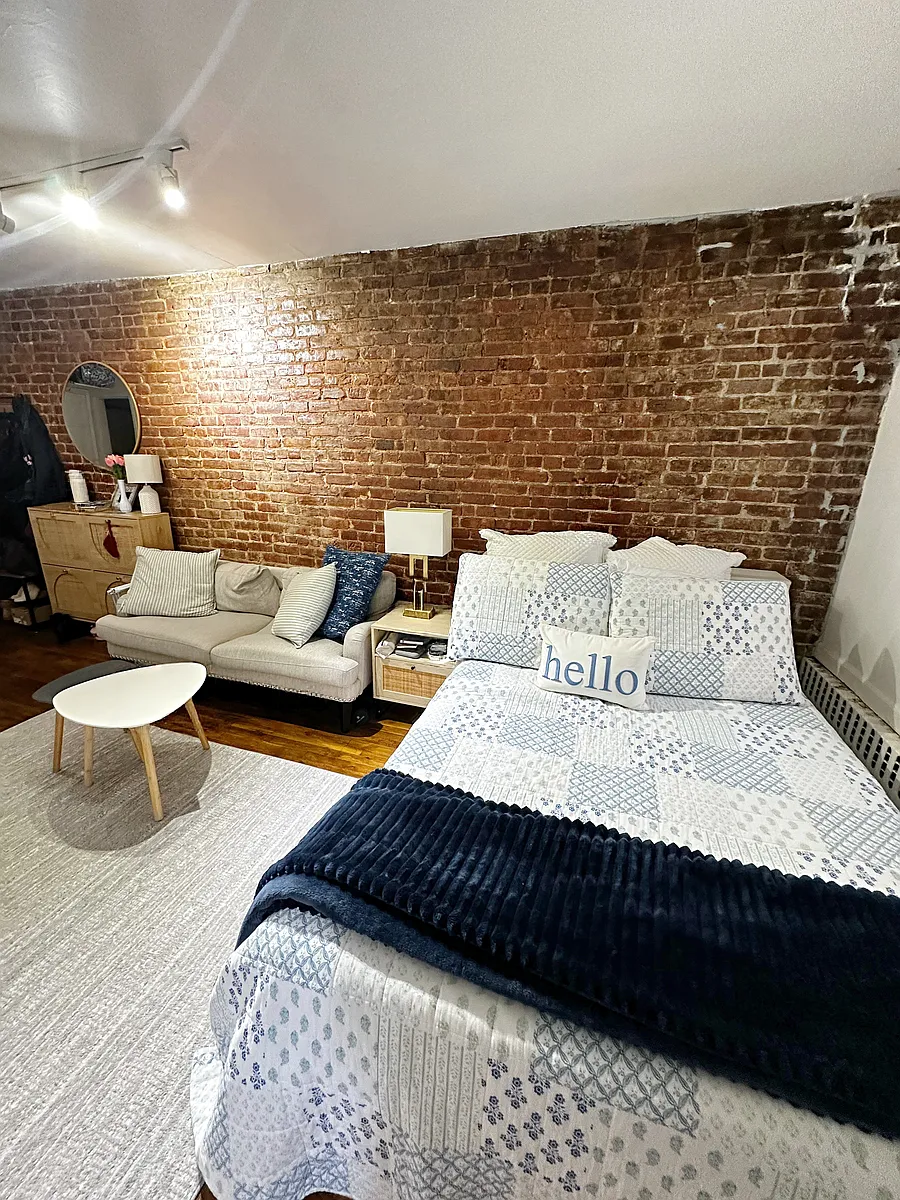 Building Photo - 53 W 76th St #4C