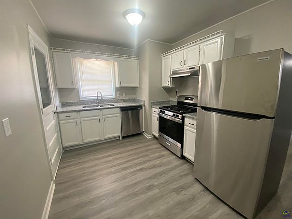 4th image of 4090 W Oak Dr