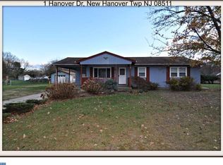 1 Hanover Dr, Cookstown, NJ 08511