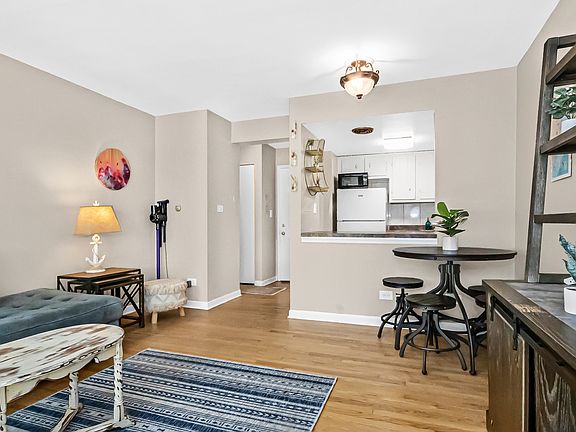 5th image of 1050 W Columbia Ave APT 1D