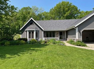 4535 S Mary Ln, New Berlin, WI 53151