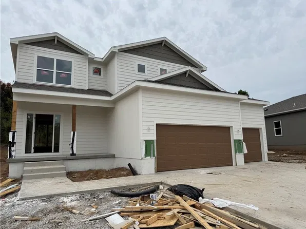 12202 Emerald St, Olathe, KS 66061