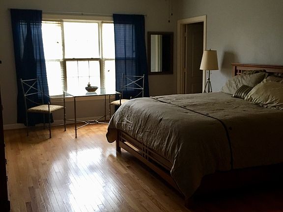 3rd image of 6983 Bethesda Ct