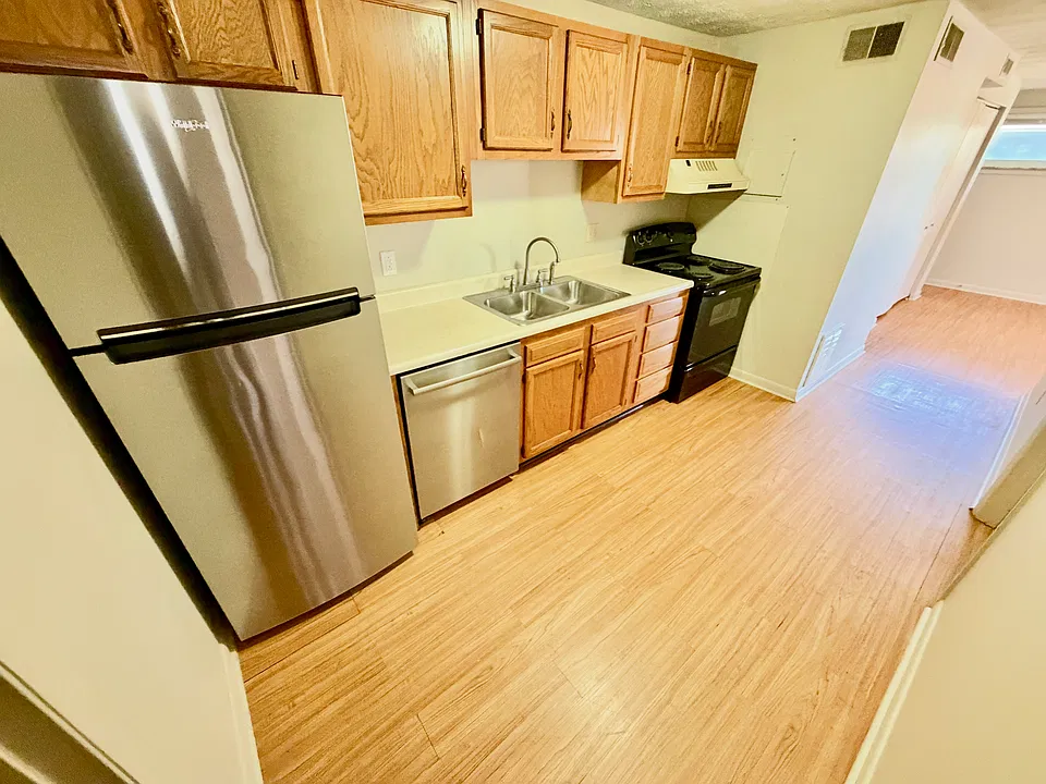 917 9th Ave W #11