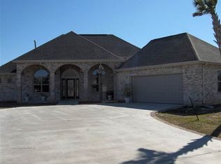 1080 Drake Dr, Bridge City, TX 77611