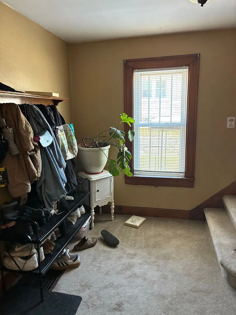 Charming 5 bedroom House - Available August 2027! — Photo 4