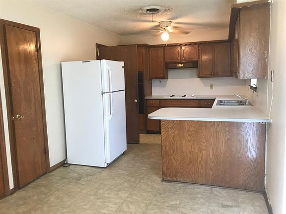 4th image of 4605 NW Lincoln Ave