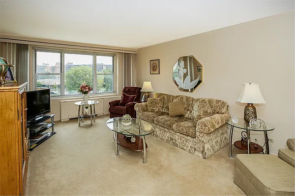 Sold by Douglas Elliman | media 8
